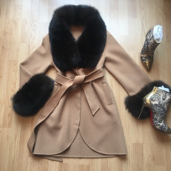 Dressedby.Jess.s Jackets & Blazers - Luxurious Wool & Fox Fur Overcoat